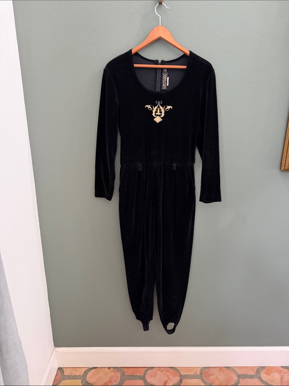 Vintage Black Velvet Long-Sleeve Jumpsuit Gold Embroidery Chest Sz M Karen Kane